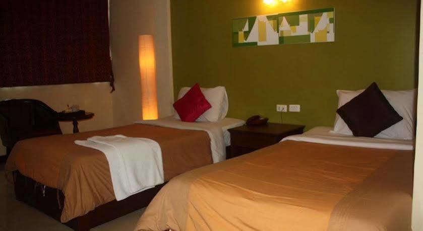 Oyo 335 Top Inn Khaosan Bangkok Buitenkant foto